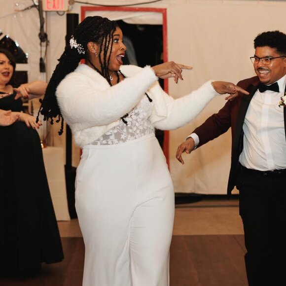 Maeve Cropped Eyelash Cardigan in Ivory, SIZE L - Picture 3 of 6